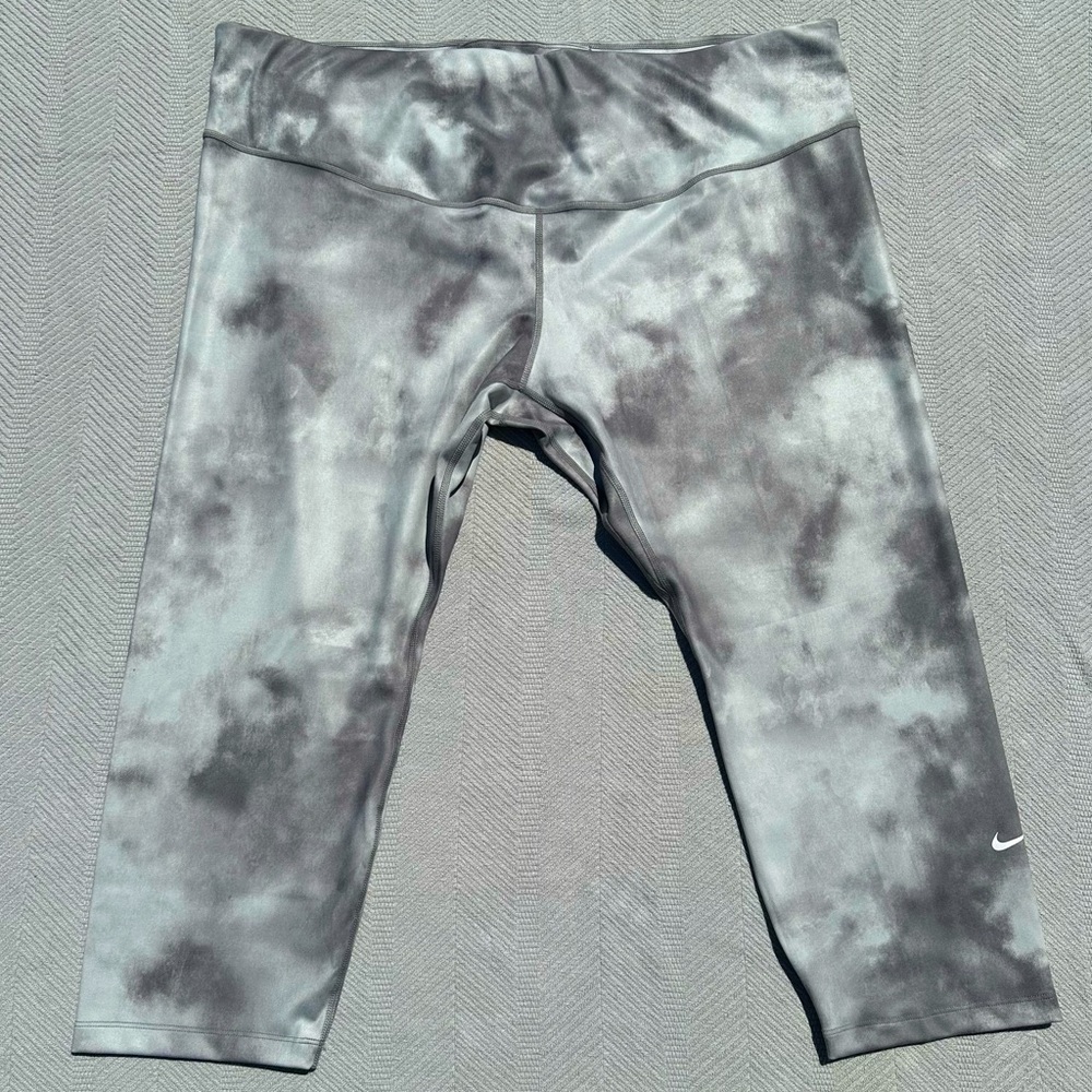 Nike dri-fit capri leggings
